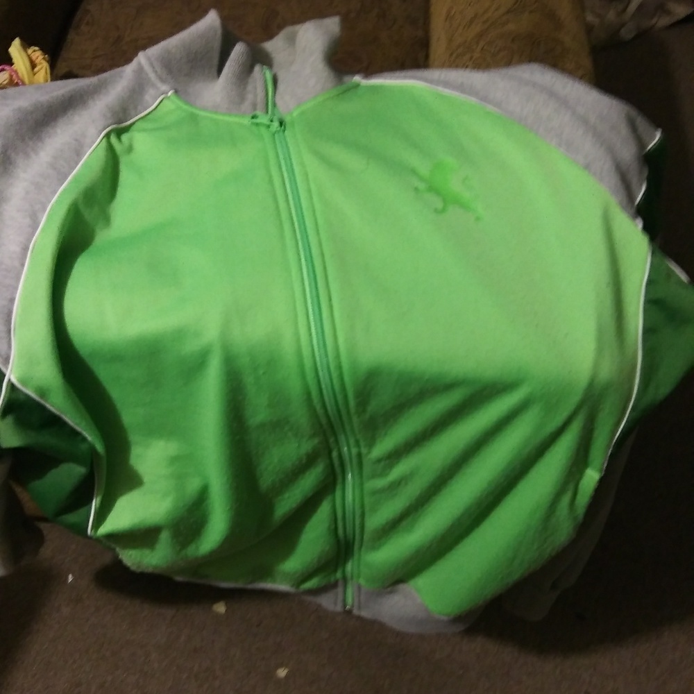 Clothes - Picture 6 of 8